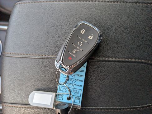 Used 2023 Chevrolet Traverse High Country image 21