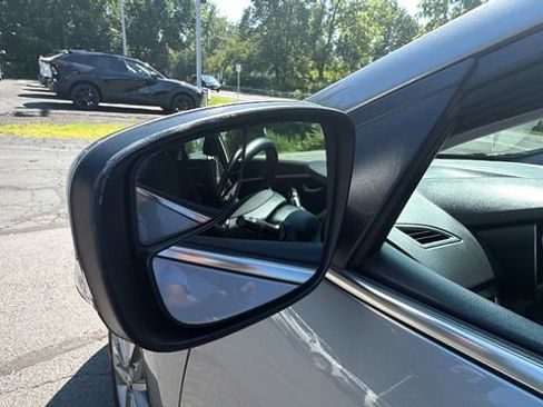 Used 2016 Hyundai Elantra GT FWD image 16