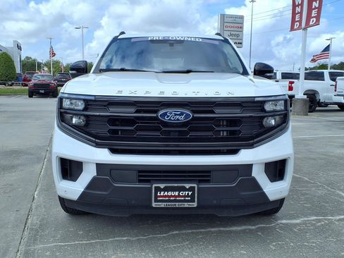 Used 2025 Ford Expedition Active image 5