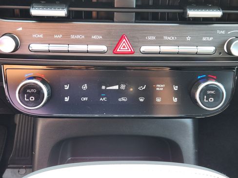 Certified 2026 Hyundai Palisade Limited AWD/4WD image 24