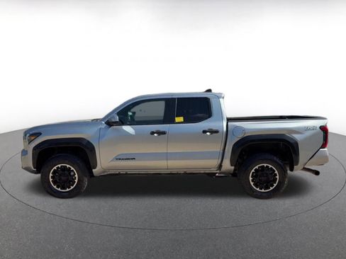 Used 2024 Toyota Tacoma TRD Off-Road image 9