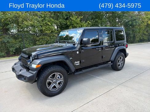 Used 2018 Jeep Wrangler Unlimited Sport S AWD/4WD image 1