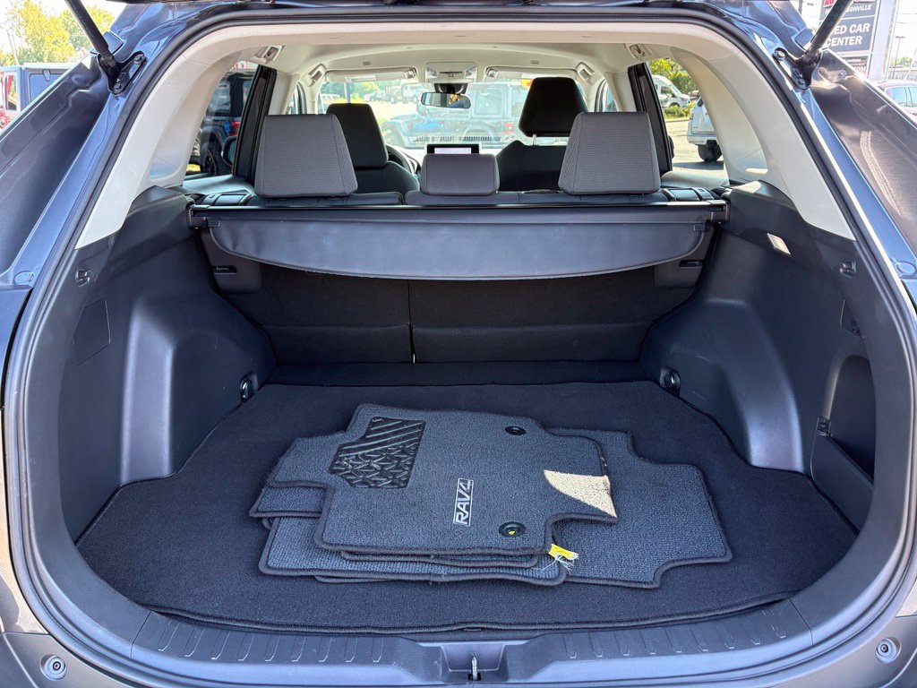 Used 2024 Toyota RAV4 XLE AWD/4WD image 29