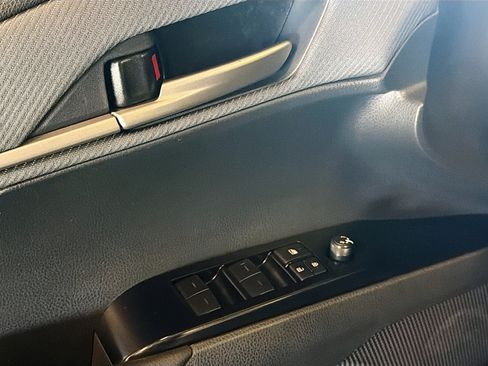 Used 2025 Toyota Camry SE FWD image 15