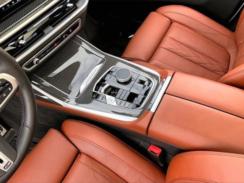 Used 2025 BMW X7 M60i w/ Climate Comfort Package image 15