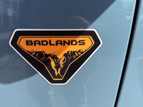 Used 2023 Ford Bronco Badlands image 3