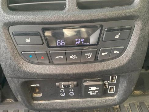 Used 2019 Honda Pilot Touring image 8