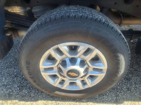 Used 2025 Chevrolet Silverado 2500 LT w/ Convenience Package image 7