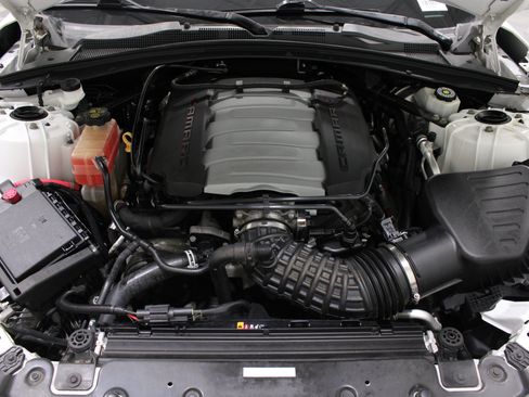 Used 2020 Chevrolet Camaro SS RWD image 40