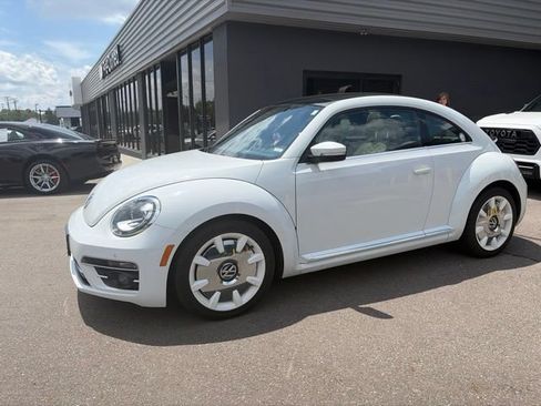 Used 2019 Volkswagen Beetle 2.0T FWD image 5