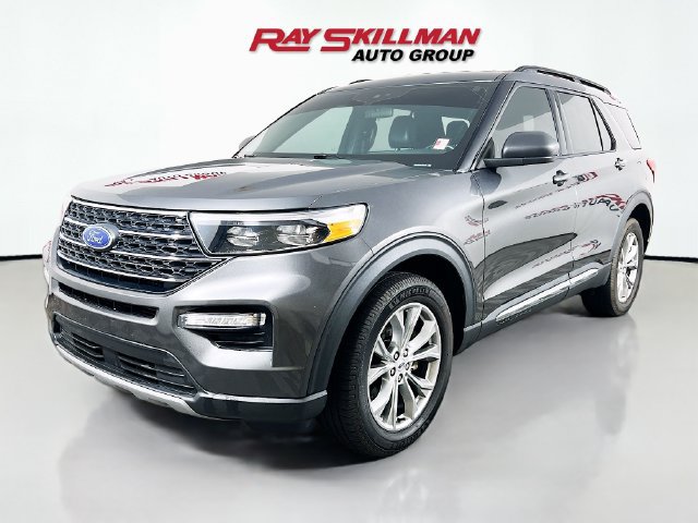 Used 2020 Ford Explorer XLT w/ Equipment Group 202A AWD/4WD image 2