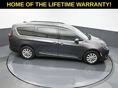 Used 2018 Chrysler Pacifica Touring-L Plus FWD image 66