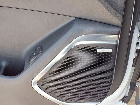 Used 2025 GMC Acadia Elevation FWD image 16