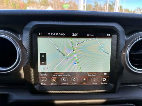 Used 2022 Jeep Wrangler Unlimited Sahara image 22