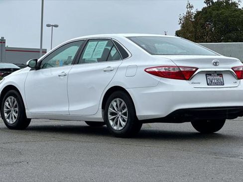 Certified 2017 Toyota Camry LE image 7