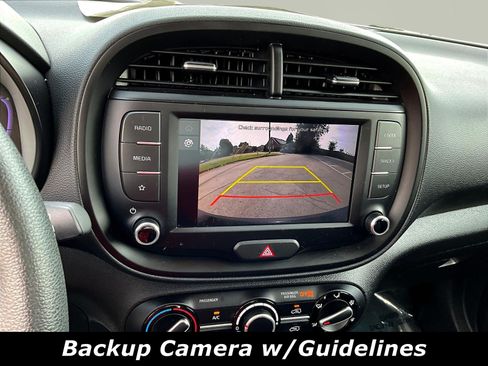 Used 2025 Kia Soul LX FWD image 13