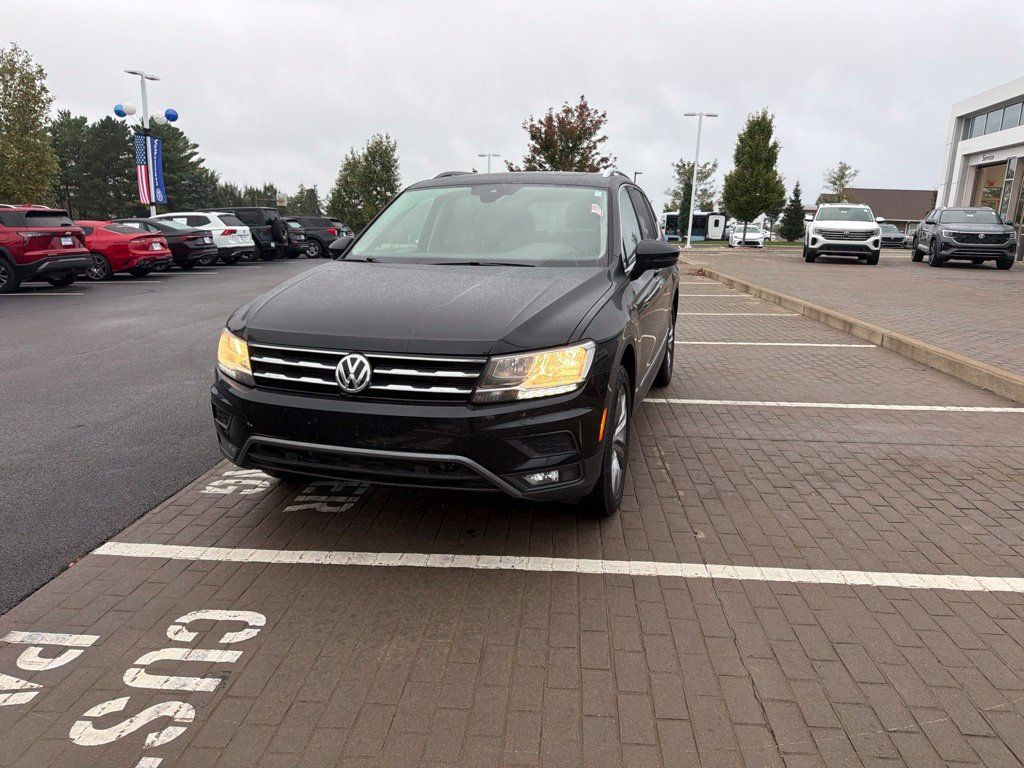 Used 2021 Volkswagen Tiguan SEL AWD/4WD image 26