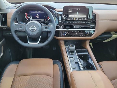 Used 2024 Nissan Pathfinder Platinum w/ Cargo Package FWD image 10