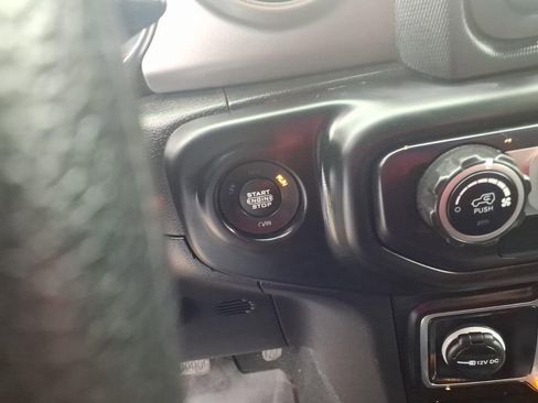 Used 2022 Jeep Wrangler Sport AWD/4WD image 26