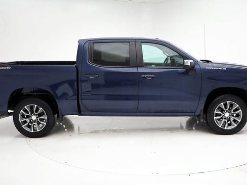 Used 2023 Chevrolet Silverado 1500 LT image 3