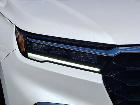Certified 2025 Honda Pilot Elite image 9