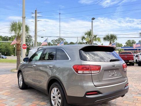 Used 2017 Kia Sorento L FWD image 7