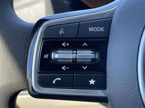 New 2026 Kia Carnival LX image 28