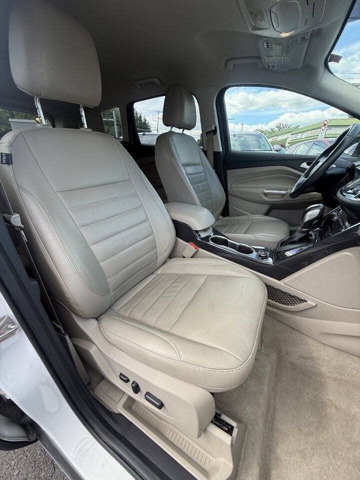 Used 2015 Ford Escape Titanium AWD/4WD image 14