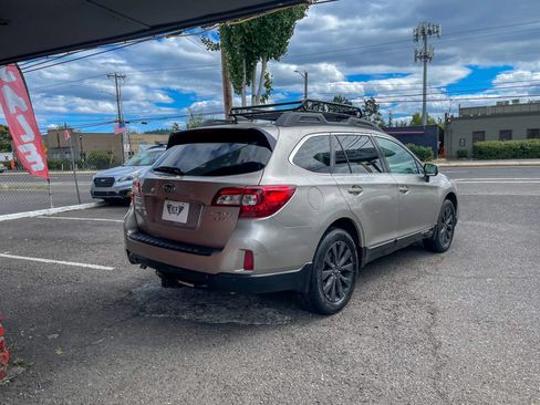Used 2017 Subaru Outback 3.6R Limited AWD/4WD image 5