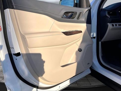 Used 2020 GMC Acadia Denali w/ Technology Package image 23