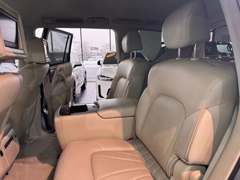 Used 2016 INFINITI QX80 4WD w/ Deluxe Technology Package image 21