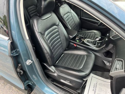 Used 2016 Ford Edge SEL w/ Equipment Group 201A AWD/4WD image 29