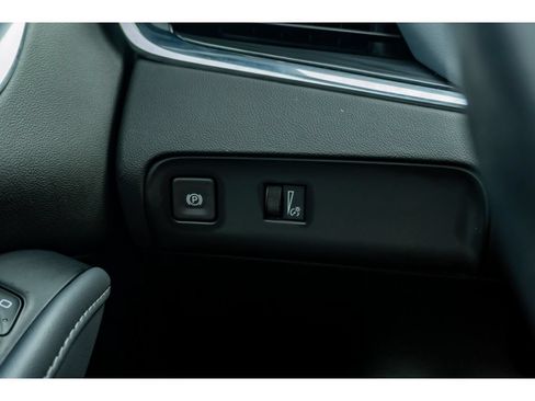 Used 2024 Buick Enclave Essence w/ Sport Touring Edition FWD image 28