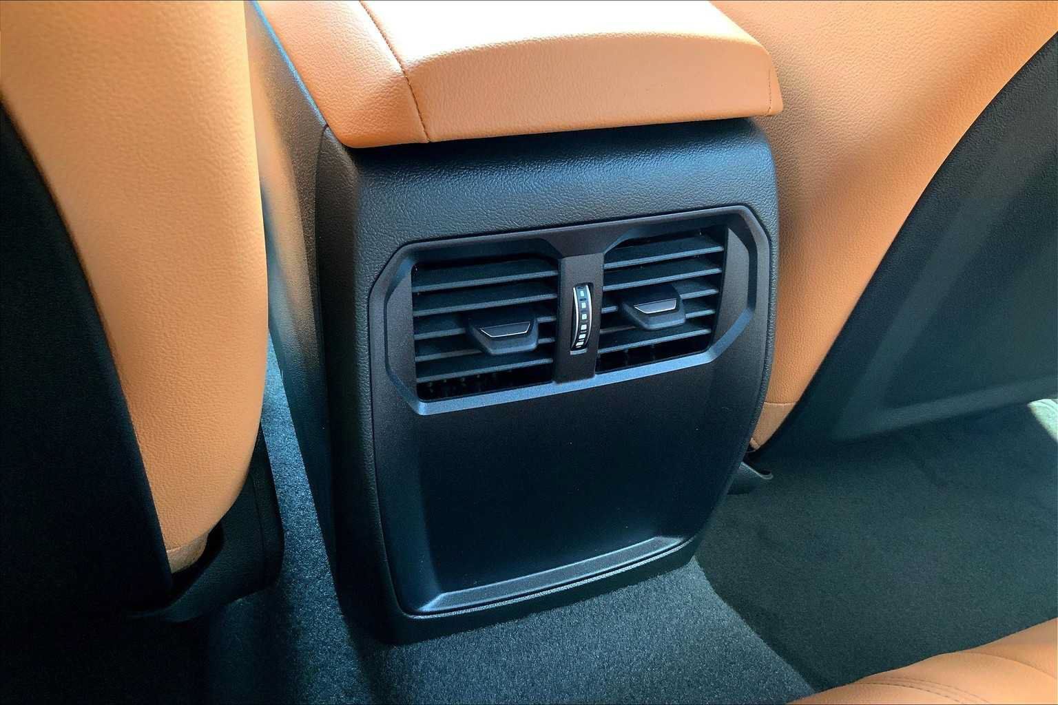 New 2025 BMW 230i Coupe w/ Premium Package RWD image 17
