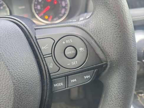 Certified 2021 Toyota RAV4 XLE FWD image 24