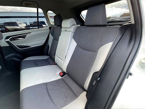 Used 2021 Toyota RAV4 AWD Hybrid image 28