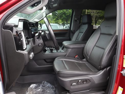Used 2023 GMC Sierra 1500 Denali w/ Technology Package AWD/4WD image 8
