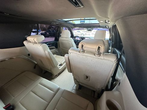 Used 2023 Cadillac Escalade Premium Luxury w/ LPO, Illumination Package RWD image 28