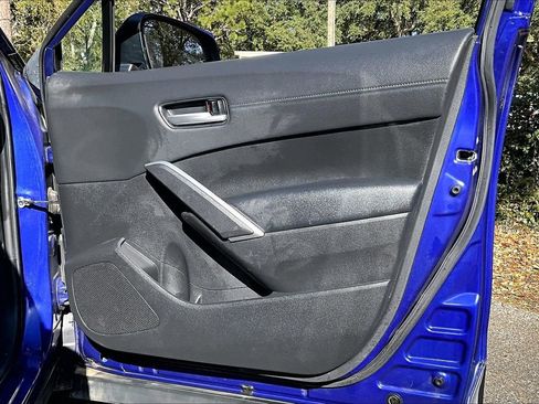 Used 2024 Toyota Corolla Cross XLE image 25