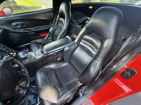 Used 1998 Chevrolet Corvette Coupe w/ Memory Pkg RWD image 16