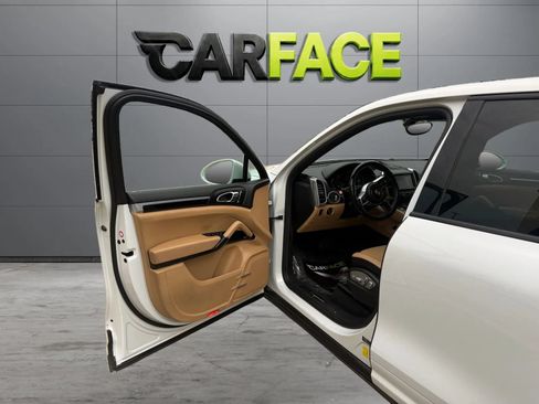 Used 2016 Porsche Cayenne AWD/4WD image 15