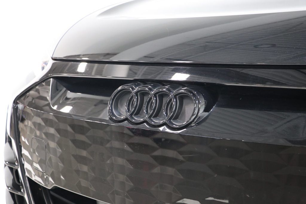 Used 2024 Audi RS e-tron GT w/ Carbon Performance Package AWD/4WD image 10