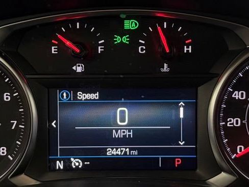 Used 2024 GMC Terrain SLE w/ Driver Convenience Package FWD image 17