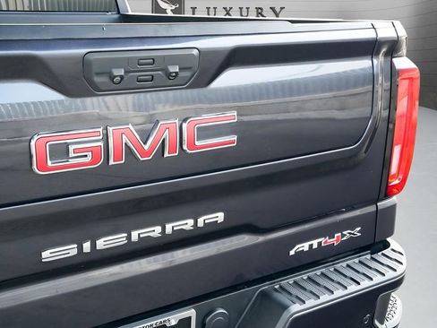 Used 2022 GMC Sierra 1500 AT4X image 12