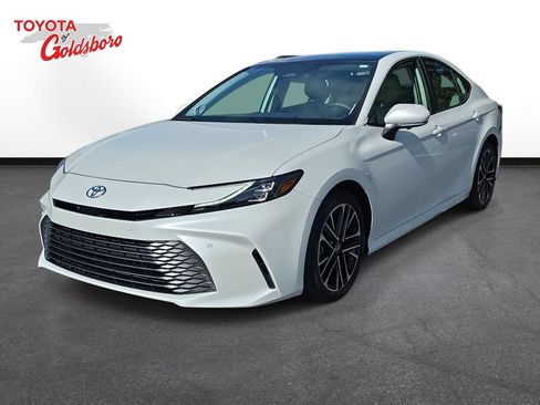 Used 2026 Toyota Camry XLE w/ Premium Plus Package FWD image 1