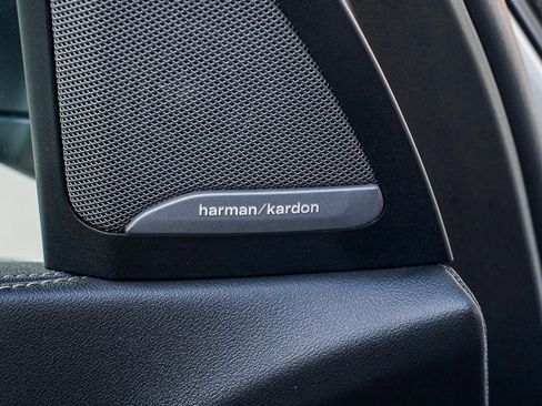 Used 2023 BMW X7 xDrive40i w/ Premium Package image 11