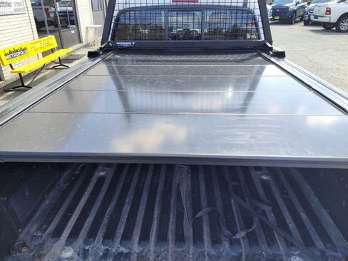 Used 2016 Toyota Tacoma SR5 w/ SR5 Appearance Package (SN) image 14