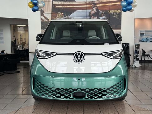 New 2025 Volkswagen ID. Buzz 1st Edition RWD image 8