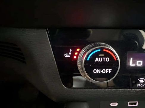 Used 2024 Mitsubishi Outlander SE FWD image 48