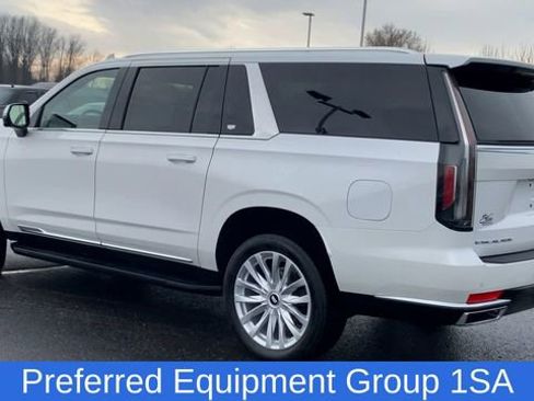 Certified 2023 Cadillac Escalade ESV Luxury image 8